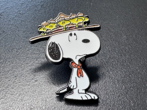 Beagle scout snoopy woodstock - beagle,